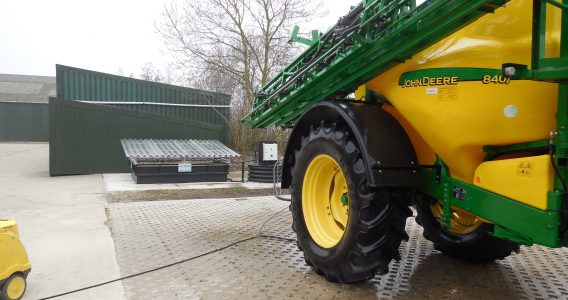 Met nieuwe subsidie voor centrale wasplaatsen zet provincie in op schoner water